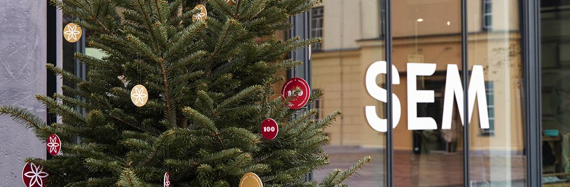 Opening hours during holidays, photo: Larisa Matijevič