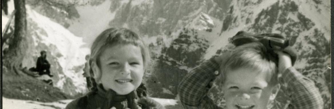 Foto: Joža Kozak; na fotografiji: Kozakova vnuka, Vršič 1968