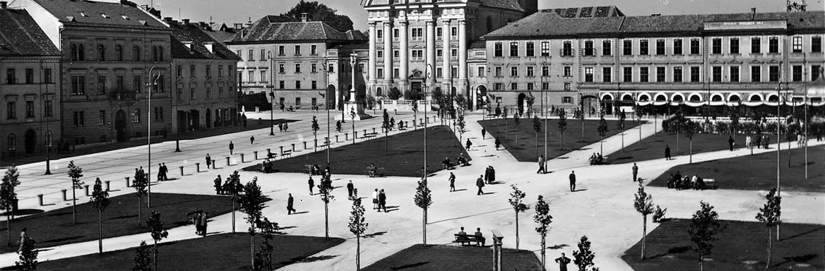 Kongresni trg po končanih Plečnikovih posegih. Foto: Vekoslav Kramarič, 1941