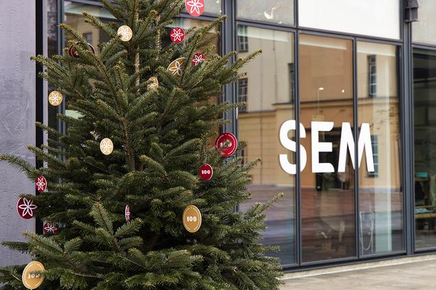 Opening hours during holidays, photo: Larisa Matijevič