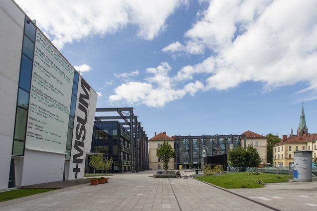 Muzejska ploščad Metelkova