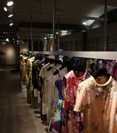 Moda v gibanju: pogled na razstavljene obleke