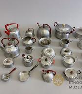 Komplet aluminijaste posode / 50. – 60. leta 20. stoletja / zbirka SEM