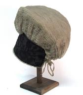 Avba s črnovezenim čelnikom in okroglastim oglavjem / neznane provenience / iz zbirke SEM / foto: J. Žagar. 