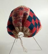 Javba, žensko pokrivalo, krojeno kot glavi prilegajoča se čepica / Adlešiči / iz zbirke SEM / foto: J. Žagar. 