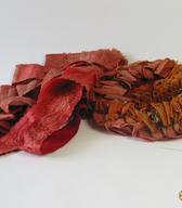 Nevestina krona s pisanimi trakovi (naplet), naglavni okras / okolica Semiča / iz zbirke SEM / foto: J. Žagar. 