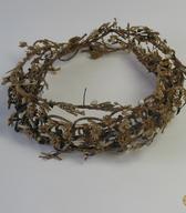 Venec za nevesto, izdelala ga je lastnica za svojo poroko leta 1935 / Grabonoš / iz zbirke SEM / foto: J. Žagar. 