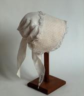 Zavijača z belo vezenim čelnikom / Gorenjsko / iz zbirke SEM / foto: J. Žagar. 