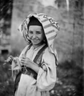 Dekle v tradicionalni katoliški noši, Prozor, 1898. Foto: František Topič 