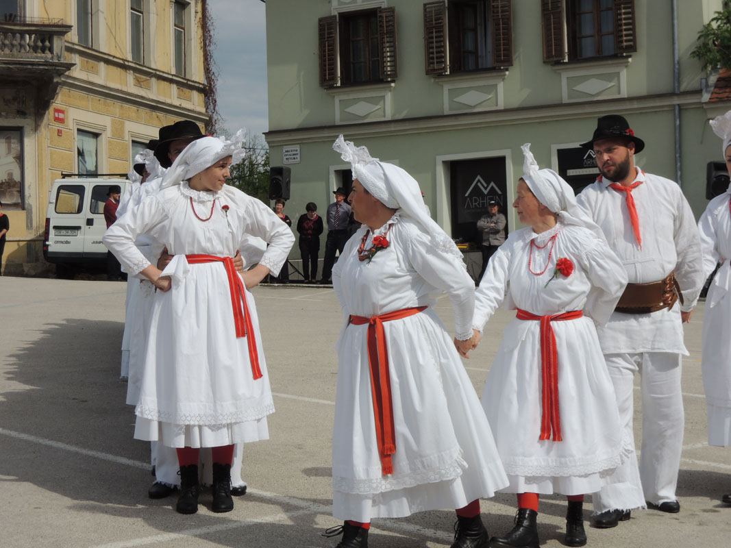 Vuzemski plesi in igre v Metliki, foto Nena Židov, 2017_3