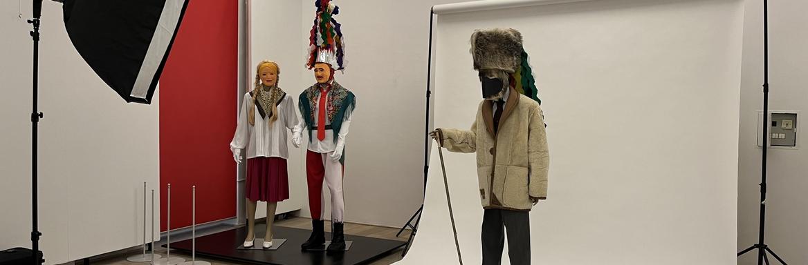 Ob koncu razstave Ponikovske mačkare smo postavili premični fotografski studio