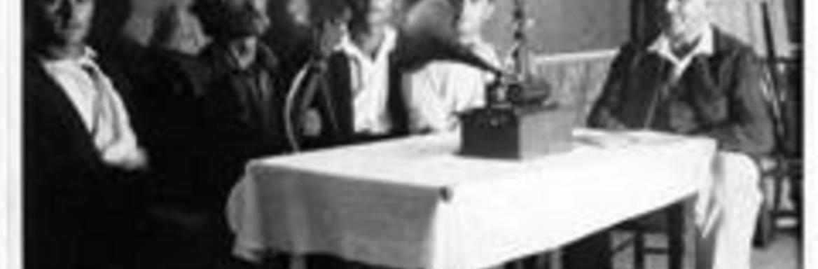 Snemanje s fonografom v Budvi v Črni Gori leta 1932.