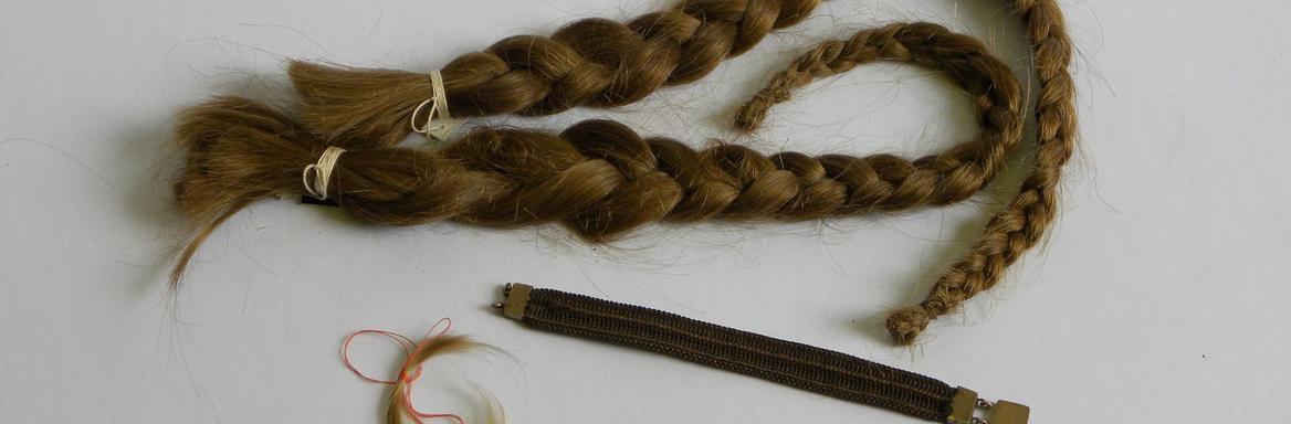 Locks and plaits of hair – memory with DNA