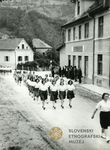 Prvomajska parada v Zagorju ob Savi leta 1951. Foto: Dokumentacija SEM