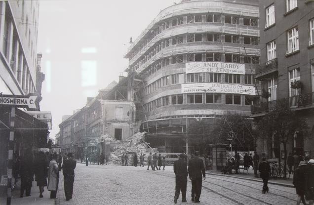 Gradnja palače Bata, Ljubljana, 1940 Foto: Peter Naglič 