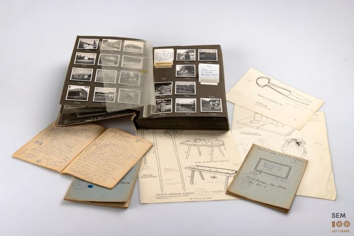 Photographic album, freehand drawings and notebooks with field notes. Photo: Blaž Verbič.