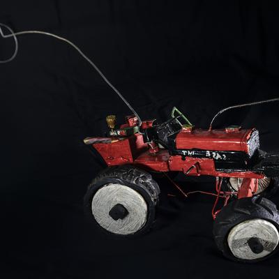 Traktor (igrača). Osebni predmet Maxa Zimanija. Foto: Aleš Verbič.