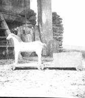 Lesen konjiček domače izdelave, Ponova vas 1948, foto: Boris Orel