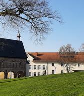 Lorsch je znan po opatiji, ki je bila ustanovljena leta 764 in je uvrščena na Unescov seznam svetovne dediščine.