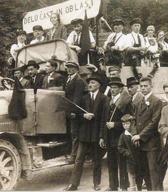 Delavci pivovarne Union za 1. maj, Ljubljana okoli leta 1930. Foto: Hugon Hibšer