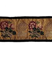 Čelnik iz zlate brokatne tkanine / neznanega izvira / iz zbirke SEM / foto: J. Žagar. 