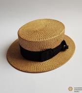 Trdi moški slamnik z nizkim, ravnim oglavjem slamnik (canotier), nedeljsko poletno pokrivalo strojevodje med svetovnima vojnama in kasneje / Ljubljana, Rijeka / iz zbirke SEM / foto: J. Žagar. 