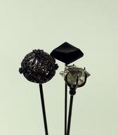 Dolge igle za ženske klobuke, z okrasnimi glavicami / Slovenska Bistrica / iz zbirke SEM / foto: J. Žagar.  