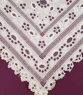 Belo vezena peča z rogljičkastim robom / neznane provenience / iz zbirke SEM / foto: J. Žagar. 