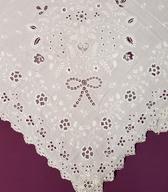 Belo vezena peča iz finega bombaža / okolica Škofje loke / iz zbirke SEM / foto: J. Žagar. 