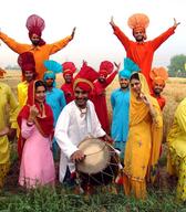 Bhangra ples: plesna skupina iz Indije