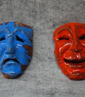 Obrazna maska iz gline
