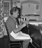 Jakob Krbavčič pri svečarskem delu v svoji delavnici, 70. leta 20. stoletja (foto: Andrej Krbavčič)