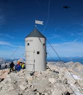 Planinstvo Triglav z Aljaževim stolpom, 2022, foto: Tomaž Šolar