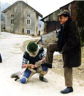 Boris Kuhar na pustovanju v Drežniških Ravnah (Foto: Tanja Tomažič, 2000). 